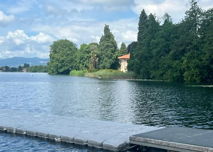 Quiet Monate In Private 3-hectare Park Appartamento