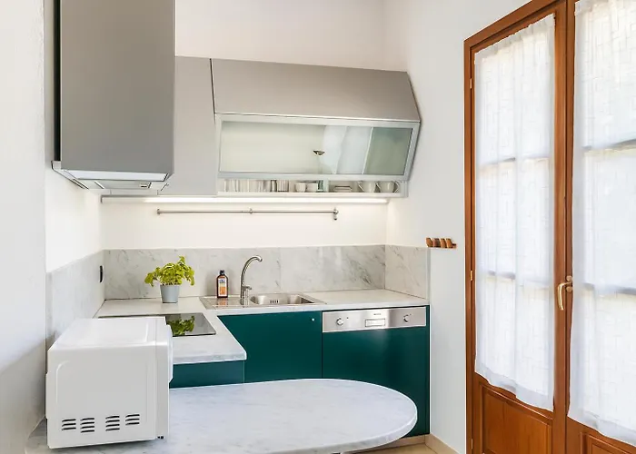 Quiet Monate In Private 3-hectare Park * Travedona