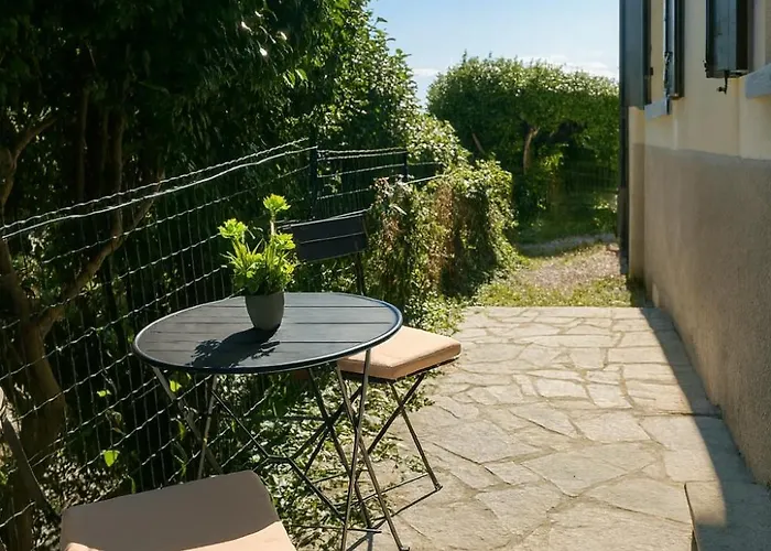 Quiet Monate In Private 3-hectare Park Travedona