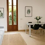 Апартаменты Quiet Monate In Private 3-hectare Park Travedona